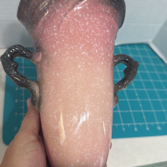 Vintage Hull Pottery Woodland W18 Gray/Pink Speckled 2 Handled Vase 10.5" tal - Picture 12 of 12